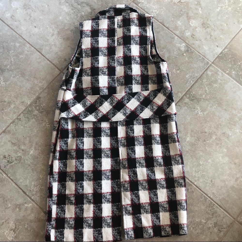 BCBG Plaid Sleeveless Jacket - Picture 3 of 6